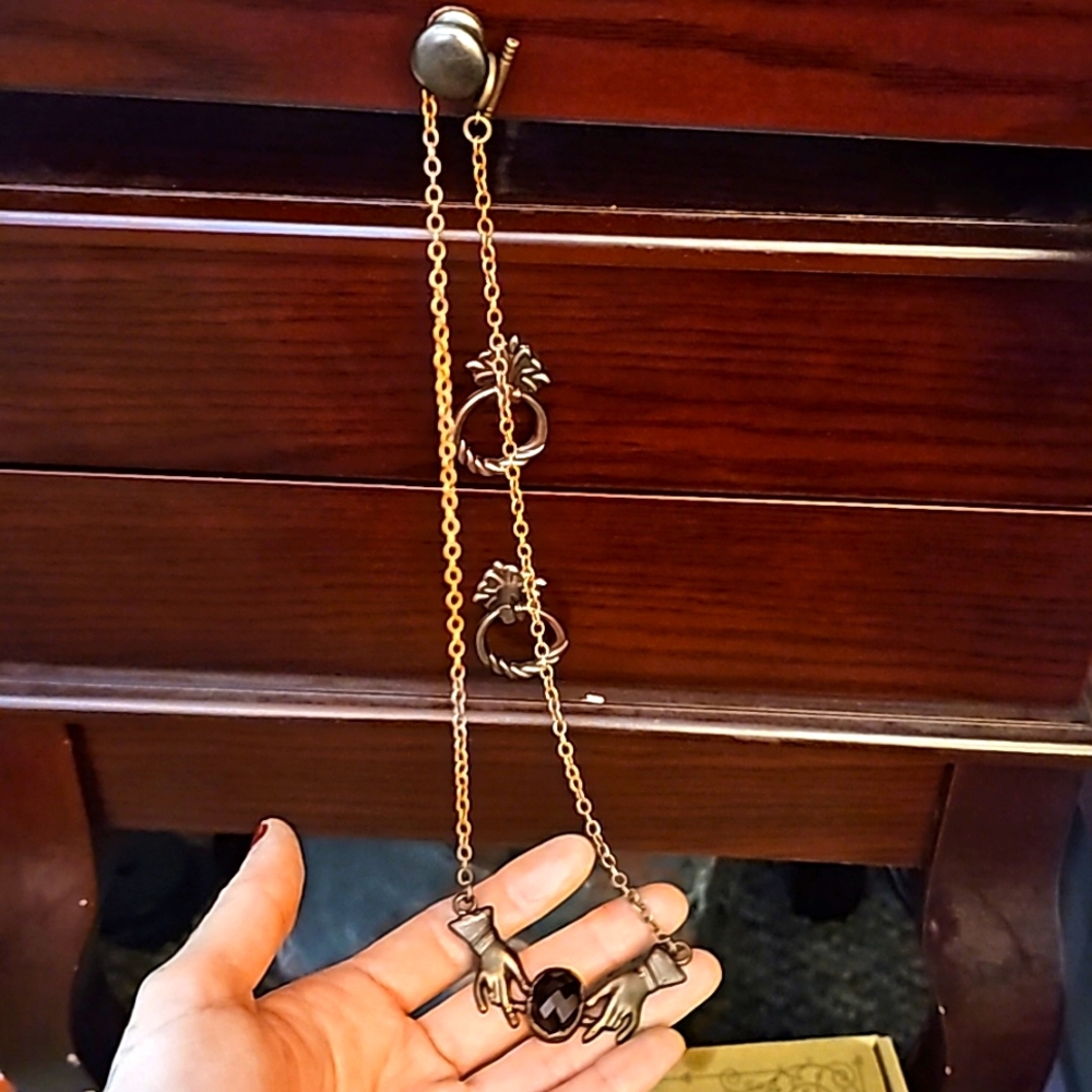 PRETTY VICTORIAN NECKLACE